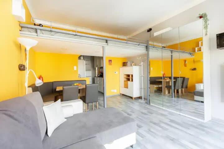 Hideaway With Balcony On Balzac Appartement *