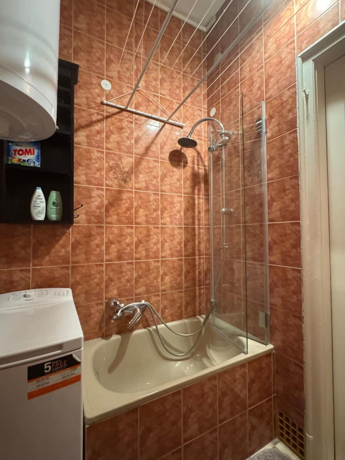 Appartement Hideaway With Balcony On Balzac Boedapest