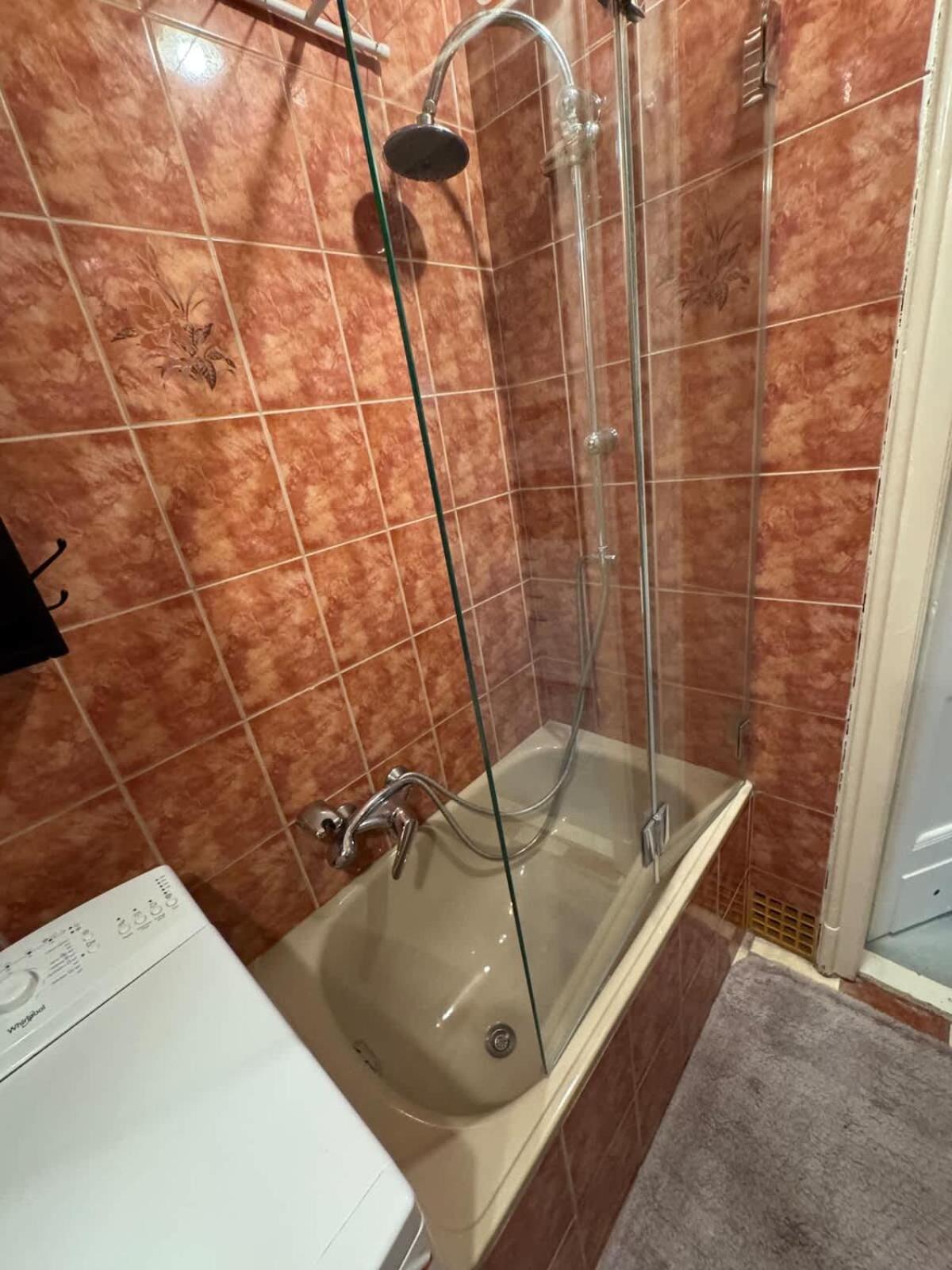 Appartement Hideaway With Balcony On Balzac